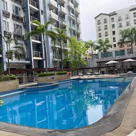 Runway Condotel And Staycation