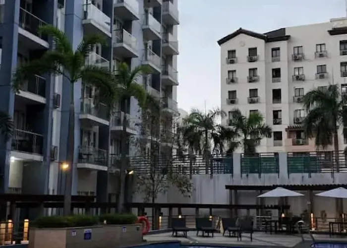 Runway Condotel And Staycation